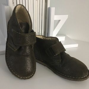 Fabulous chukka boots by Naturino